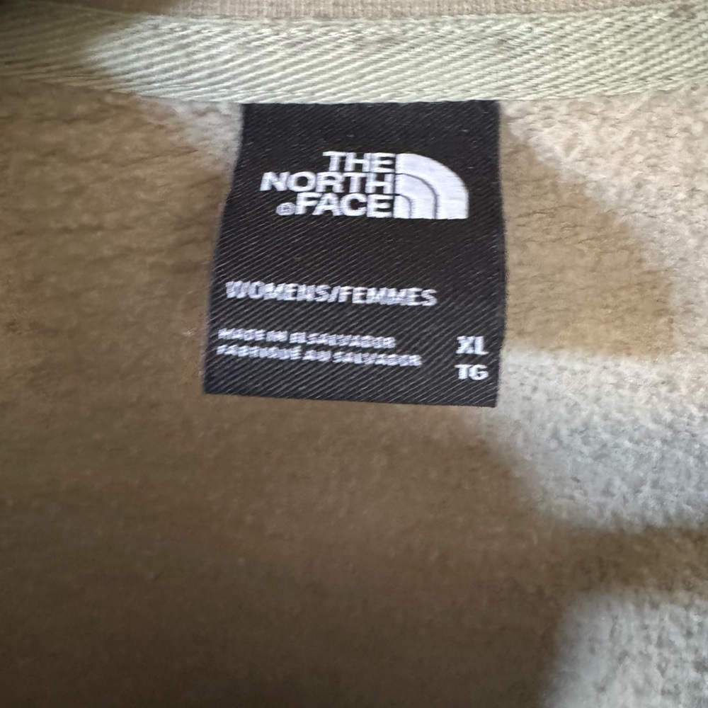 North face woman’s crewneck.